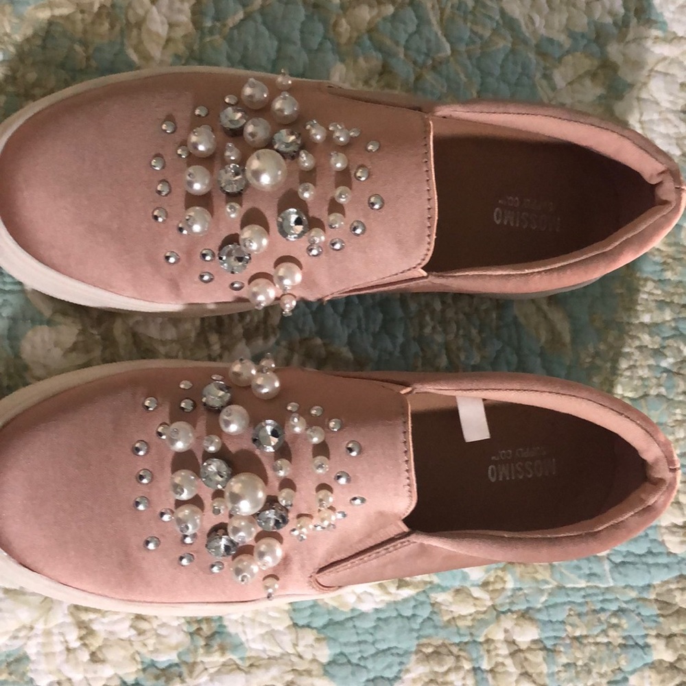 Pink satin Mossimo shoe with bling. 71/2.
